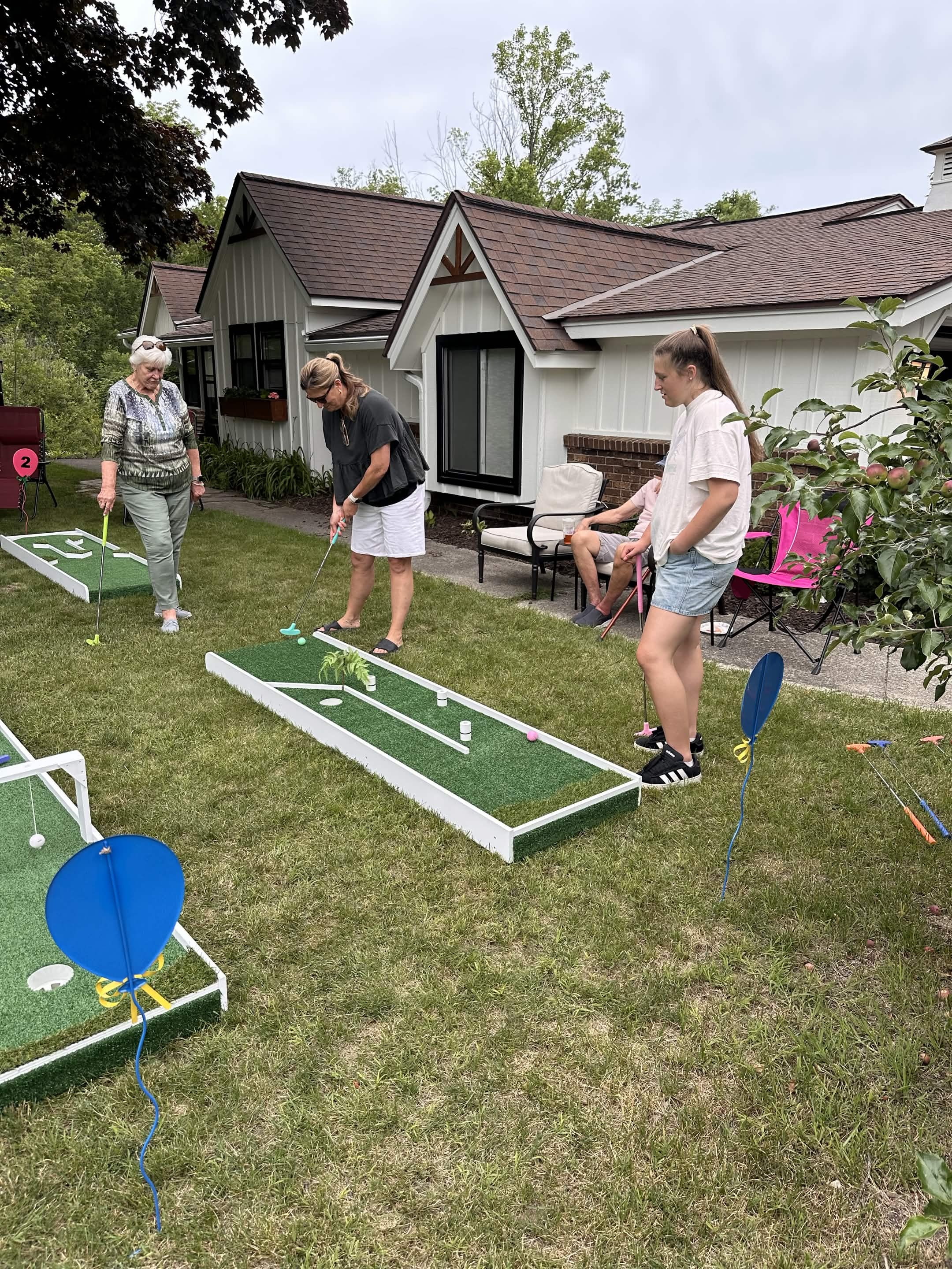 Player putting at a Puttin Party event